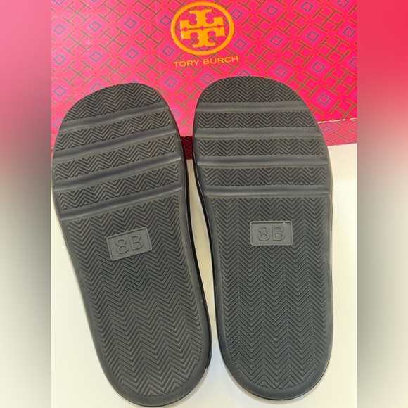 Tory Burch Crisscross Bubble Jelly Sandals Black Size 8 (New) - Picture 8 of 8
